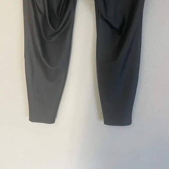 Torrid Faux Leather leggings for Women’s 3X - Picture 5 of 7
